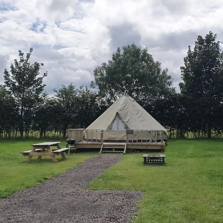 Отель Swanns Bridge Glamping Лимавади Экстерьер фото